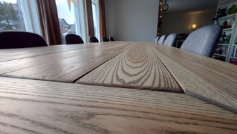 Innrammet bordplate plankebord av ask