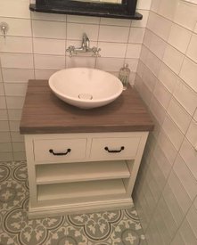 Eli servanskap til toalett wc bad hyttebad baderomsinnredning håndlaget måltilpasset