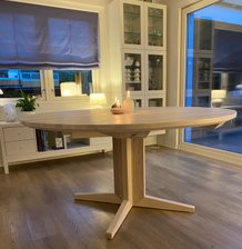Oslo V spisebord, rundt bord, eikebord, uttrekksbord, håndlaget, ask