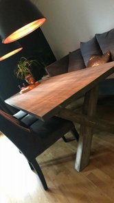 Borka spisebord beiset i Sjøsand langbord hyttebord hyttemøbler heltre bord Korshagan gårdssnekkeri