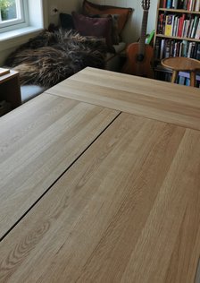 Bordplate av eik på spisebord