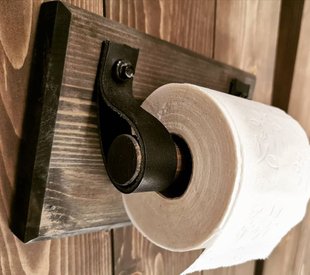 Dorullholder toalettpapirholder rustikk til bad hyttebad skinnrem håndlaget